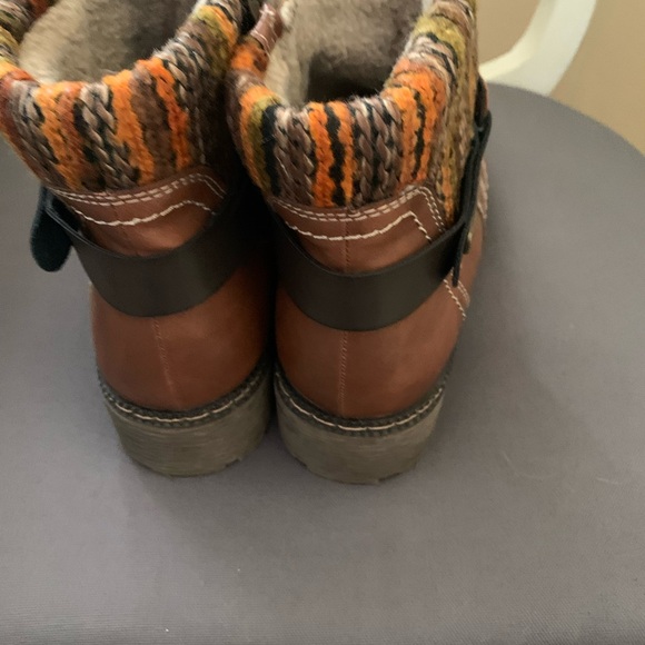 Boots Spring Step - Picture 2 of 6